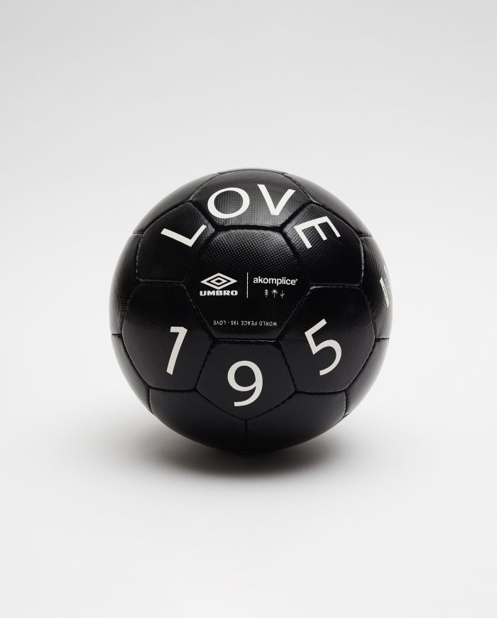 AK + UMBRO – LOVE & PEACE FUTBOL